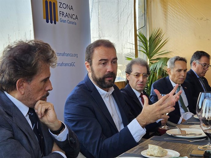 El delegado especial del Estado de la Zona Franca de Gran Canaria, Gabriel Corujo, durante un acto con los cuerpos consulares en Gran Canaria.