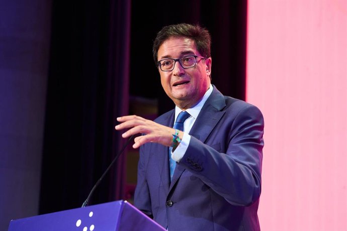 El ministro para la Transformación Digital, Óscar López, durante la inauguración del 40º encuentro de Economía Digital y telecomunicaciones de la UIMP, a 31 de agosto de 2026, en Santander, Cantabria (España). La 40ª edición del Encuentro de la Economía D