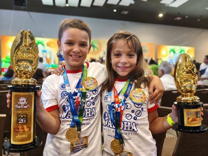 Diego y Alicia Fernández, campeones del Mundial de Cálculo 2026.