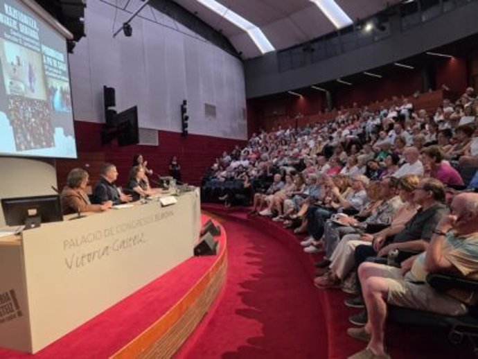 9.371 Parte Hartzaile Izan Ditu 'Kazetaritza, Bertatik Bertara' Programaren 12. Edizioak