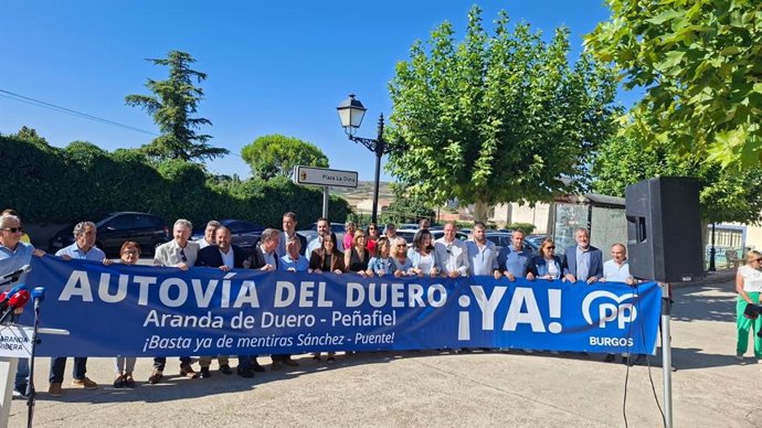 PP acusa a Puente de "disfrazar" de inauguración su "fracaso" con la A-11 al presentar como terminada una vía en obras.