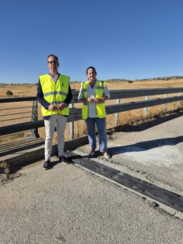 La delegada de Fomento y Movilidad, Carmen Granados, junto al alcalde de Pozoblanco, Santiago Cabello, visita las actuaciones en carreteras del municipio.