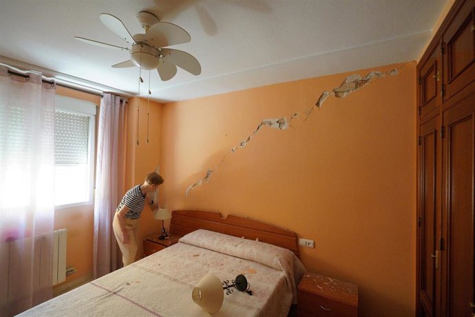 Imágenes de los destrozos causado por el terremoto. A 18 de agosto de 2026 en Granada, Andalucía (España). 