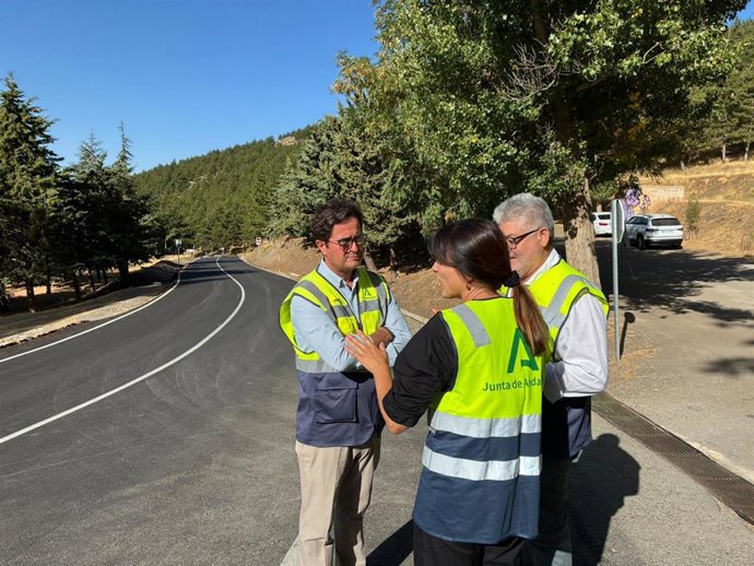 El delegado de la Junta en Almería, Francisco Góngora, visita las obras de la carretera A-1178 entre Serón y Gérgal (Almería).