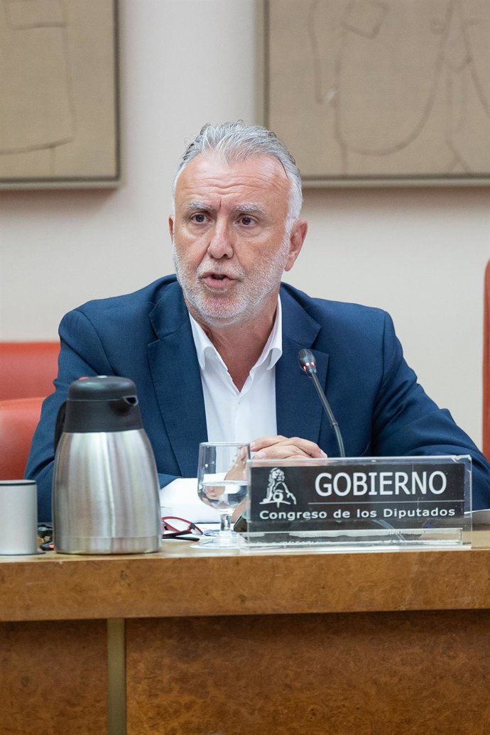 El ministro de Política Territorial y Memoria Democrática, Ángel Víctor Torres, comparece ante la Comisión Mixta de Seguridad Nacional, en el Congreso de los Diputados, a 27 de agosto de 2026, en Madrid (España). La intervención tiene como objeto dar cuen