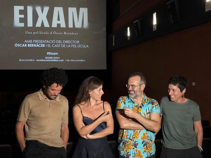 València acoge el preestreno de 'Eixam',de Òscar Bernàcer; la co-guionista, Joana M. Oleaque y los actores protagonistas, Panlo Molinero y Cristina Fernandez Pintado