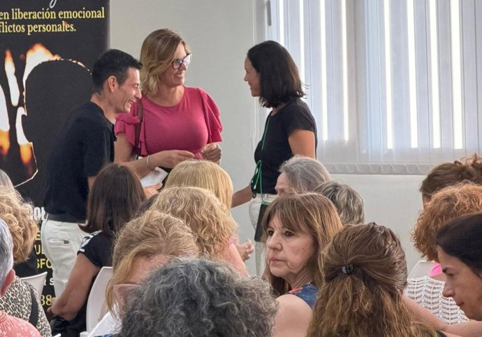 Charla de José Antonio Gómez para transformación personal en una imagen de archivo