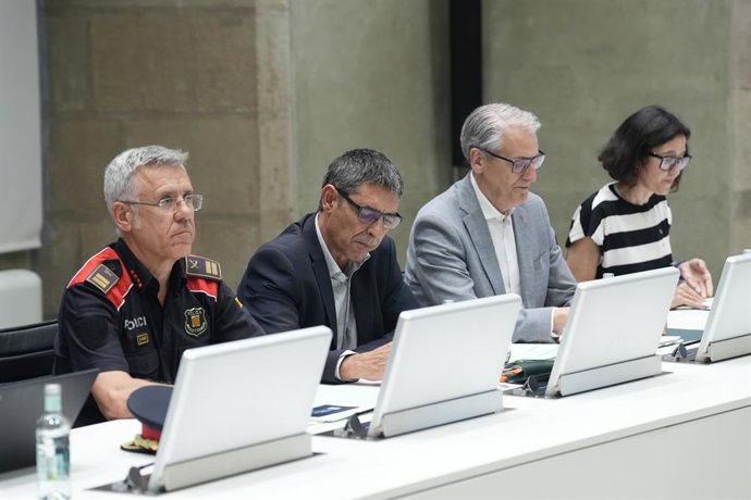Archivo - Arxiu - (i-d) EL comissari cap dels Mossos d?Esquadra, Miquel Esquius, el director dels Mossos d?Esquadra, Josep Lluis Trapero, el secretari general del Departament d'Interior, Tomás Carrión, i la consellera d'Interior, Núria Parlon.