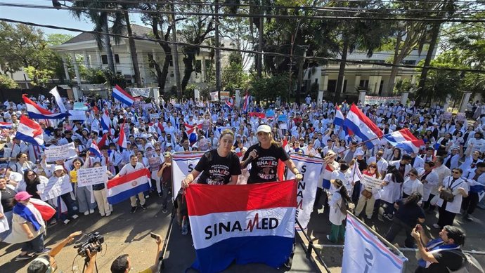 Manifestación de médicos en Paraguay