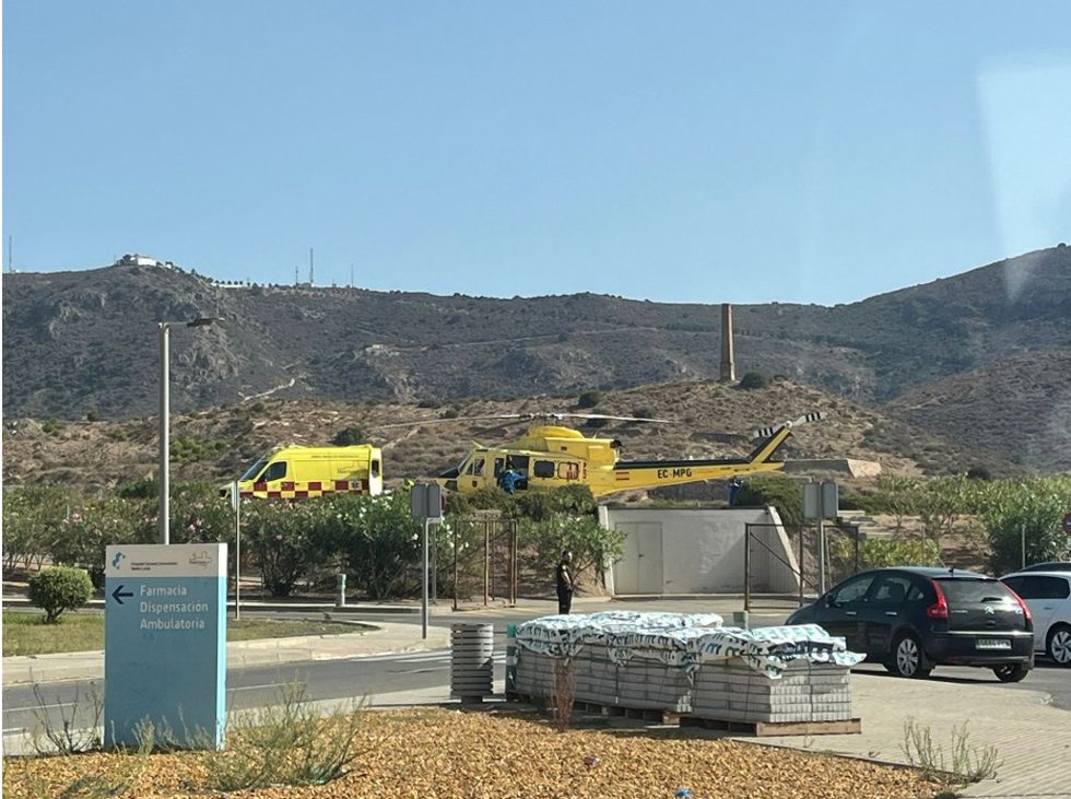 Evacúan en helicóptero a un senderista tras sufrir una pérdida de conciencia en Galifa (Cartagena)