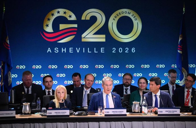 El secretario del Tesoro de Estados Unidos, Scott Bessent, y el presidente de la Reserva Federal (Fed), Kevin Warsh, en la reunión de los ministros de Finanzas y banqueros central del G20 en Asheville (EEUU).