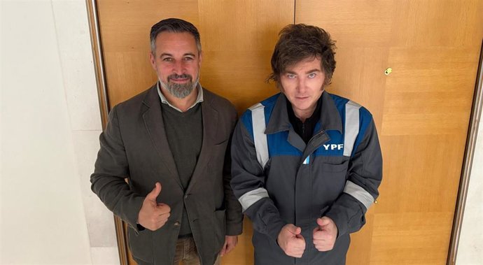 Archivo - El presidente de Vox, Santiago Abascal, con el presidente argentino, Javier Milei, en Madrid.
