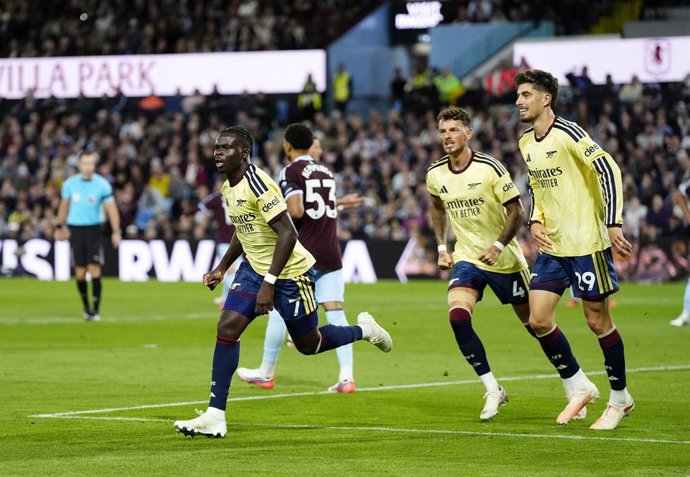 31 August 2026, United Kingdom, Birmingham: Arsenal's Bukayo Saka celebrates scoring his side's first goal of the game during the English Premier League soccer match between Aston Villa and Arsenal, at Villa Park Stadium. Photo: Nick Potts/PA Wire/dpa