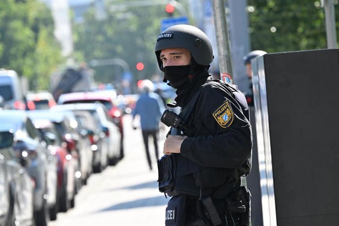 Archivo - Un agente de la Policía de Alemania en una imagen de archivo