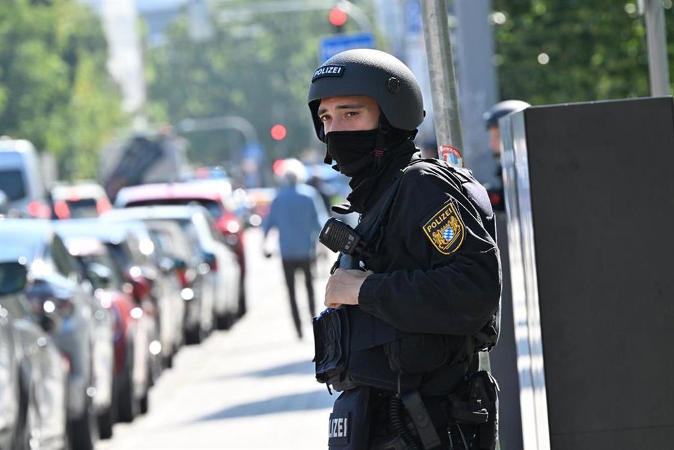 Archivo - Un agente de la Policía de Alemania en una imagen de archivo
