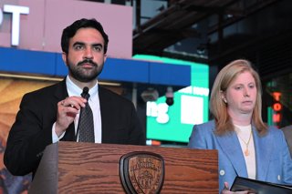August 31, 2026, New York, New York, USA: Mayor Zohran Mamdani (Democrat of New York, New York), left, speaks at a press conference after NYPD officers shot and killed a knife-wielding woman who fatally stabbed a woman and injured a man in Times Square ne