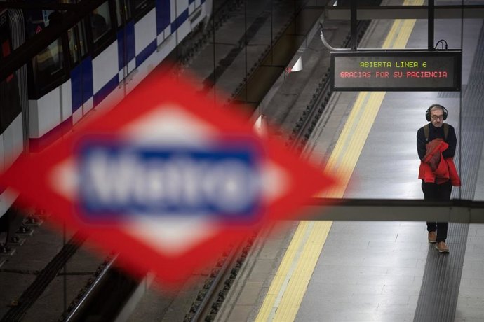 Archivo - Reapertura de la Línea 6 de Metro de Madrid entre las estaciones de Legazpi y Moncloa, a 20 de diciembre de 2025, en Madrid (España). La Línea 6 de Metro de Madrid, la más utilizada por los madrileños, reabre de forma completa este sábado día 20
