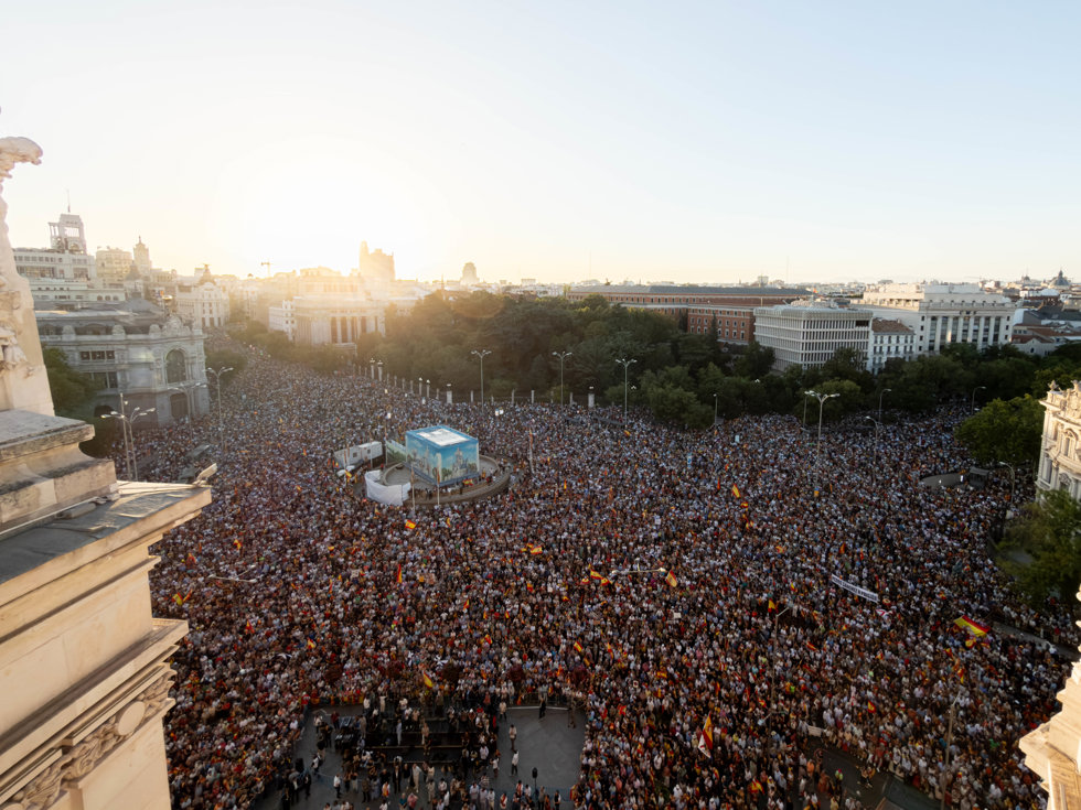 Cientos de personas durante una concentración en solidaridad con Ceuta, a 2 de septiembre de 2026, en Madrid (España).