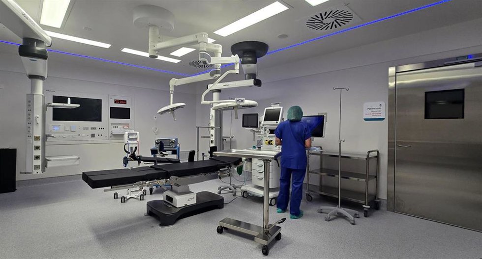 Archivo - Quirónsalud Marbella amplía su capacidad asistencial con cuatro quirófanos y un Hospital de Día.