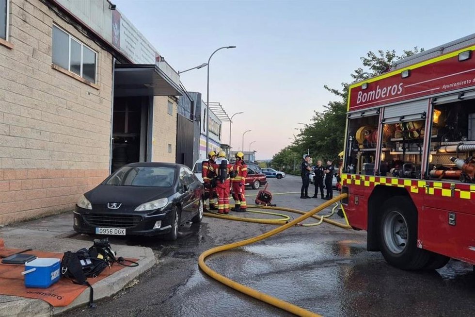 Incendio en el Polígono Cuberg de Cuenca.
