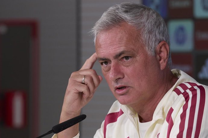 29 de agosto de 2026, Madri, Espanha: José Mourinho, técnico do Real Madrid CF, participa de uma coletiva de imprensa na Ciudad Real Madrid, na véspera da partida da 3ª rodada da LaLiga EA Sports 2026/2027 entre o Real Madrid CF e o Málaga CF. O Real Madr