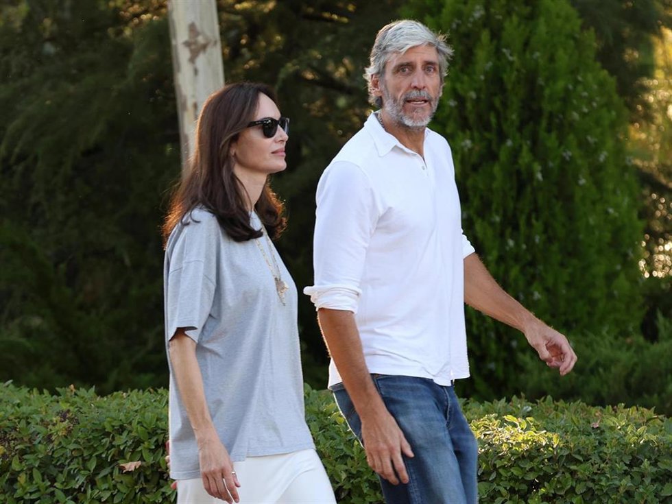 Eugenia Silva y Alfonso de Borbón han acompañado a sus hijos en su vuelta a las clases tras el verano