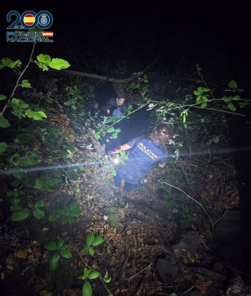 Agentes de la Policía Nacional localizan a una joven desaparecida en Anaga