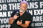 Foto: Mel Gibson la vuelve a liar: Se burla de una intérprete de lengua de signos y luego pide perdón por una "tontería"