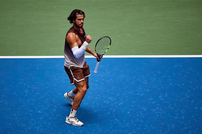 31 de agosto de 2026, Nova York, Nova York, Estados Unidos da América: Carlos Alcaraz, da Espanha, reage com o punho cerrado durante o US Open de 2026 – Campeonato de Tênis. Imagem: 1129724007, Licença: Direitos gerenciados, Restrições: , Autorização do m