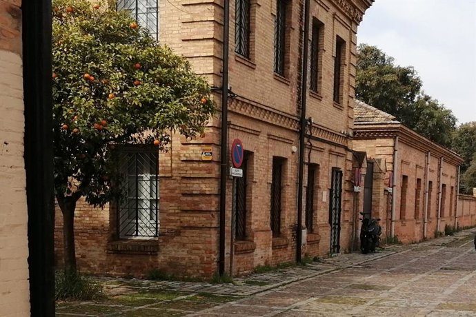 Fachada del IES Ciudad Jardín como imagen de recurso