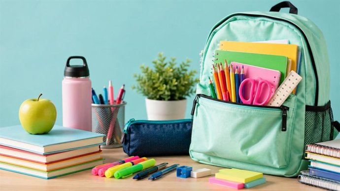 La Junta de Andalucía recomienda planificar las compras para la vuelta al cole y reutilizar y reciclar materiales.