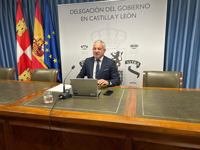 Sen replica al PP: "Lo importante en la A-11 no es la lista de invitados sino que el Gobierno la ha puesto en marcha".A
