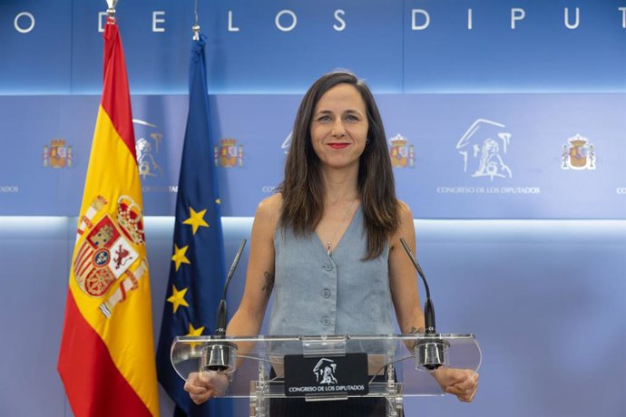 A secretária-geral e deputada do Podemos, Ione Belarra, durante uma coletiva de imprensa no Congresso dos Deputados, em 1º de setembro de 2026, em Madri (Espanha).