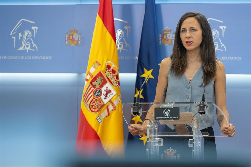La secretaria general y diputada de Podemos, Ione Belarra, durante una rueda de prensa en el Congreso de los Diputados, a 1 de septiembre de 2026, en Madrid (España).
