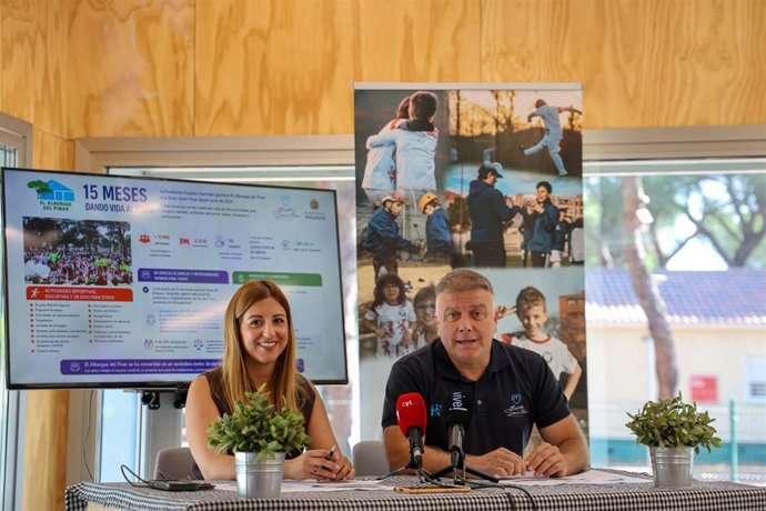 Carolina del Bosque y Pedro Pablo Crespo, durante la presentación del balance.