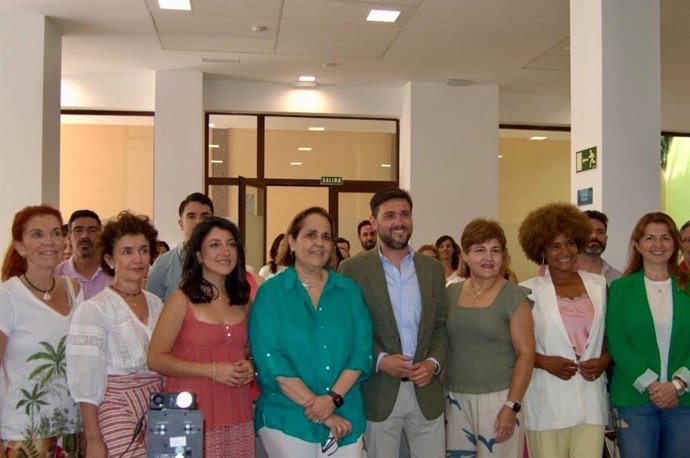 Torrent (centro), junto a miembros participantes en la iniciativa.