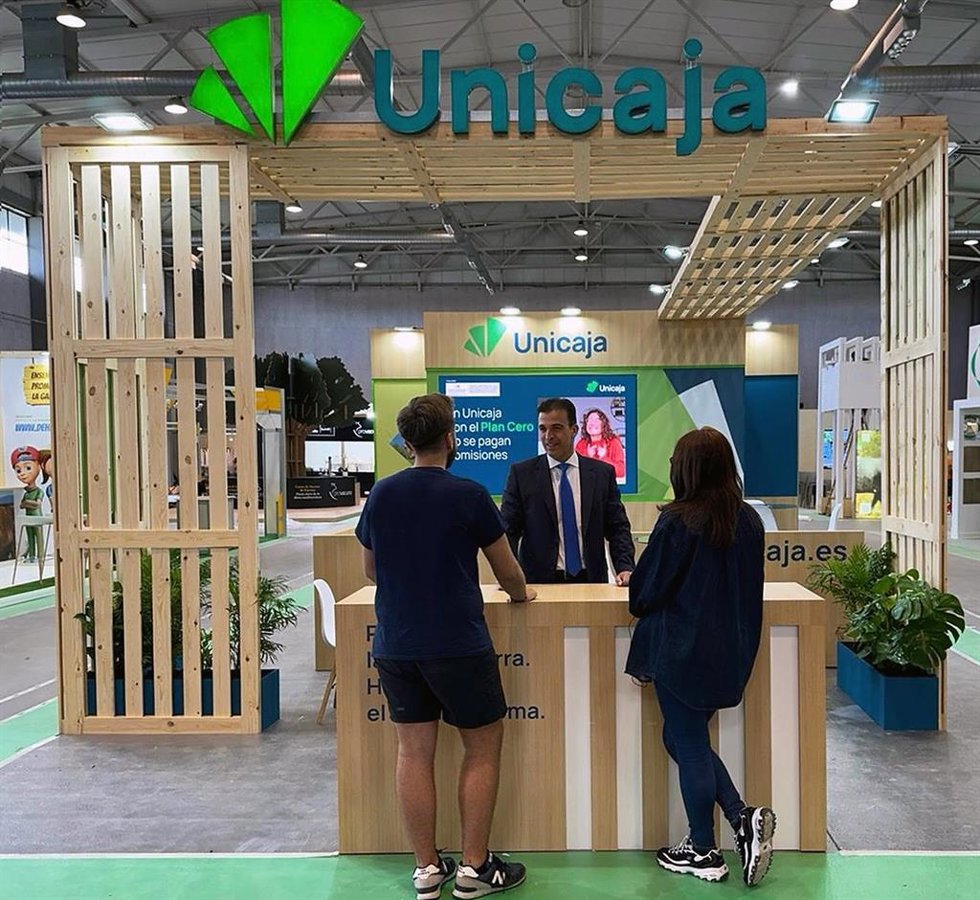 Espositor de Unicaja.