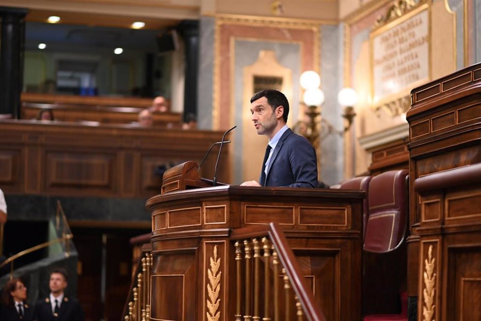 Archivo - El ministro de Derechos Sociales, Consumo y Agenda 2030, Pablo Bustinduy.