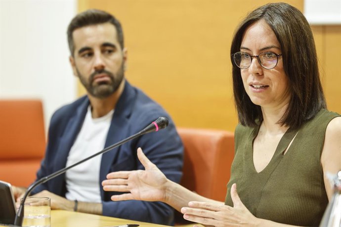 La ministra de Ciència, Innovació i Universitats secretària general del PSPV-PSOE, Diana Morant, durant una reunió amb el grup parlamentari socialista en Les Corts, a 31 d'agost del 2026, a València