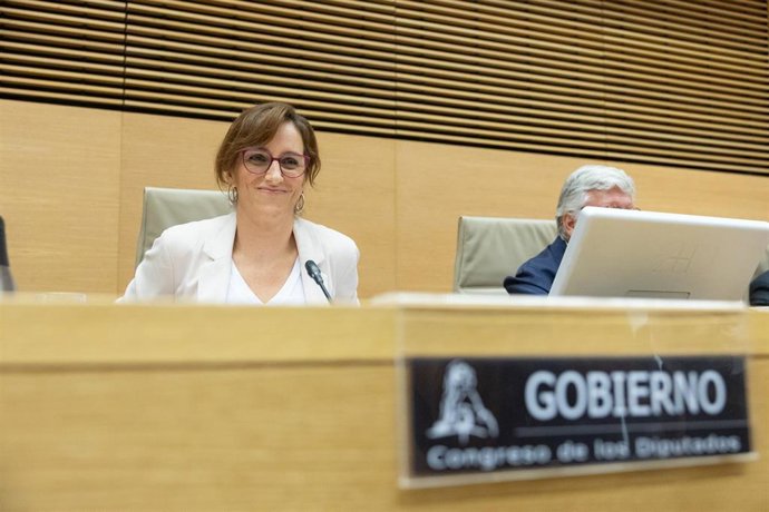La ministra de Sanidad, Mónica García