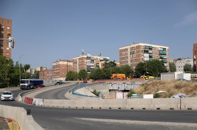 Archivo - Circulación en un tramo en obras de la A-5, a 21 de julio de 2026, en Madrid (España). 