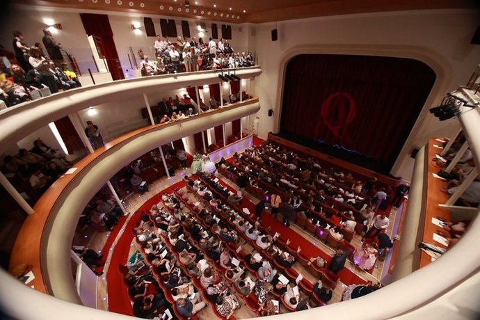Interior del teatro Álvarez Quintero de Osuna