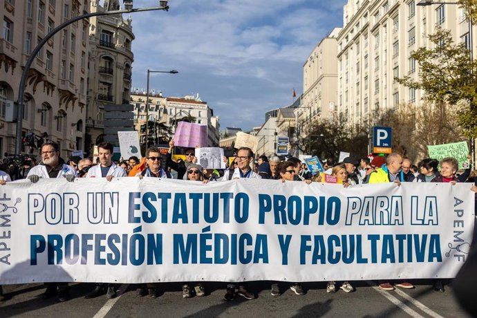 Archivo - Imagen de archivo de la participación de APEMYF en una huelga contra el Estatuto Marco.