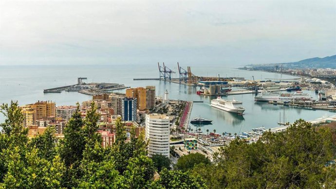 Solo 25 de 533 cruceros permiten embarcar en Málaga; el reto pendiente del puerto malagueño