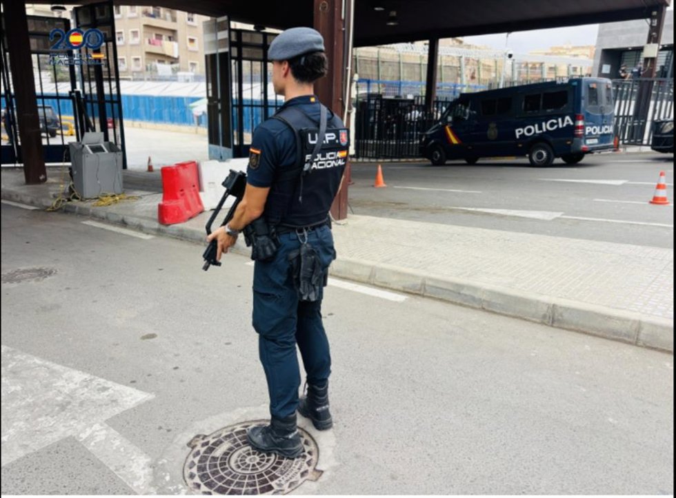 Un agente de la Policía Nacional.