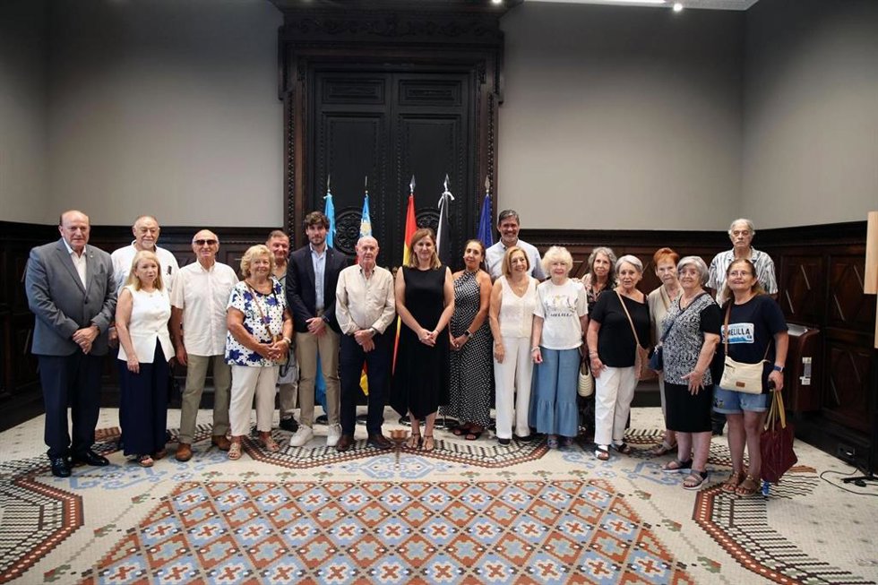 La alcaldesa de València, María José Catalá, se reúne con representantes de la comunidad ceutí en Valencia y de la Casa Regional de Melilla.