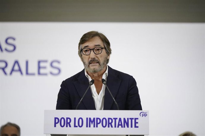 Archivo - El presidente del PP Alavés, Iñaki Oyarzábal