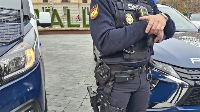Archivo - Sucesos.- Detenido en Valladolid tras ser reconocido por la dependienta de un 'súper' por otros muchos robos anteriores