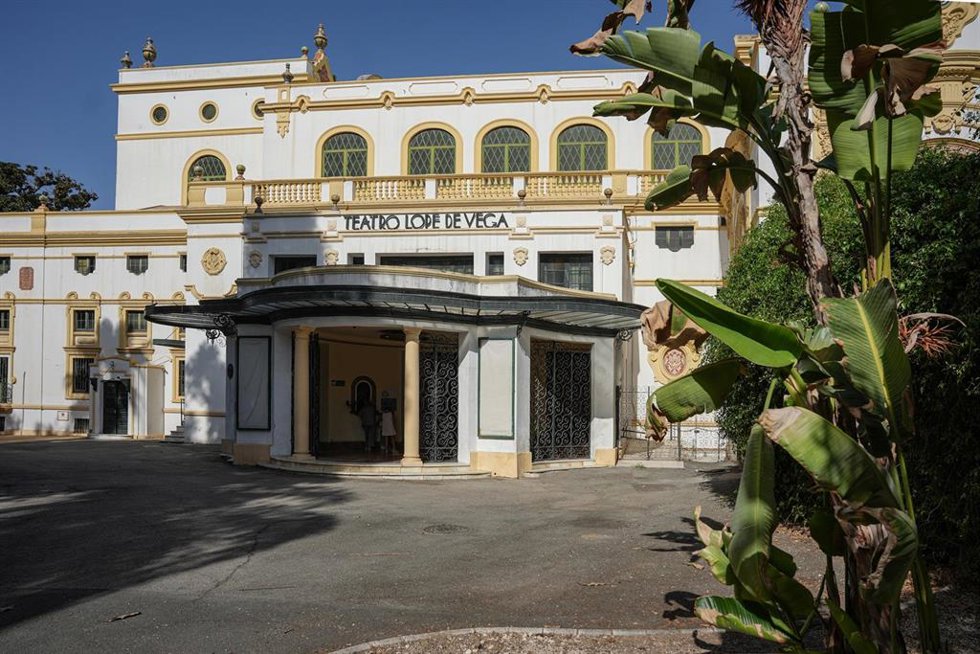 Archivo - Fachada del Teatro Lope de Vega