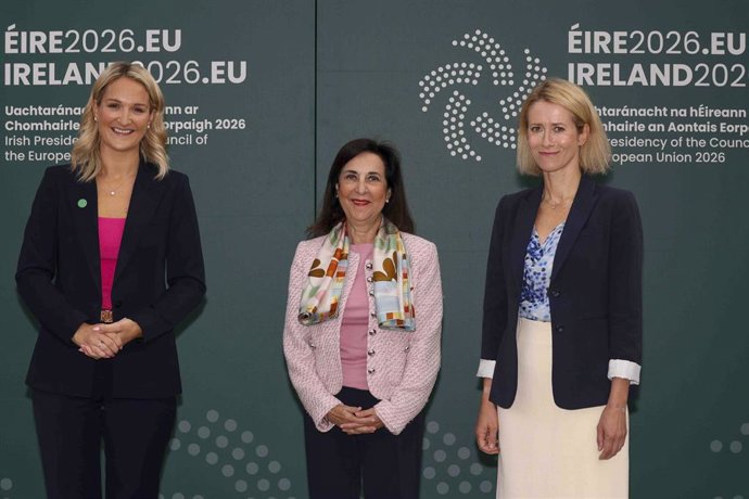La ministra de Defensa de Irlanda, Helen Mcentee, la ministra de Defensa de España, Margarita Robles, y la Alta Representante de la UE para Política Exterior, Kaja Kallas
